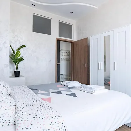 Familial Centre De Apartment